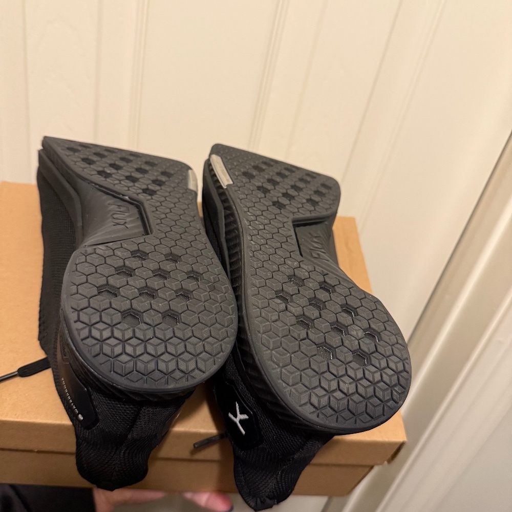 Flux Waterproof Adapt Runner NWOT